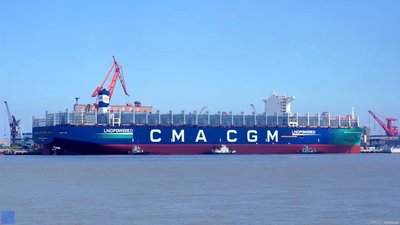 CMA CGM nakłada dopłatę do przeciążenia portu w Gambii